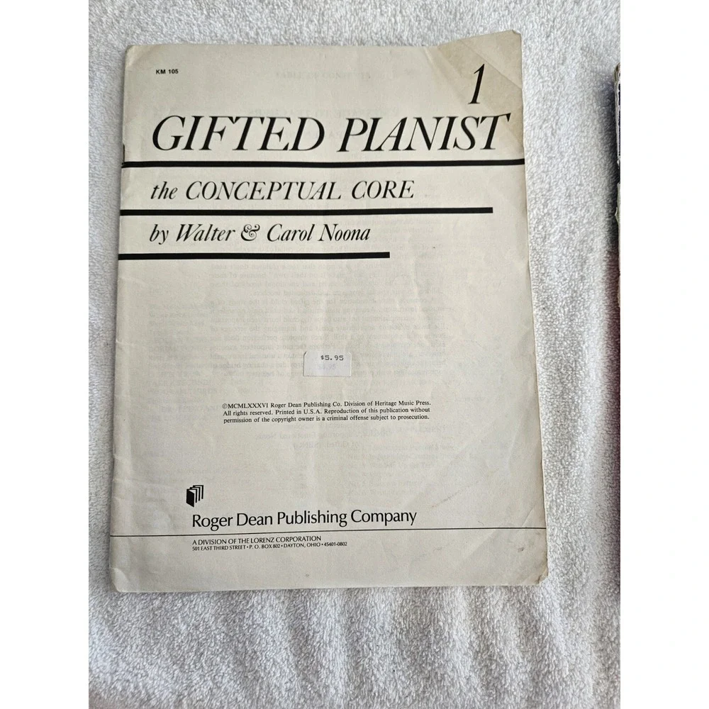 Vintage Noona Basic Piano Km126 & Gifted Pianist The Conceptual Core Km105